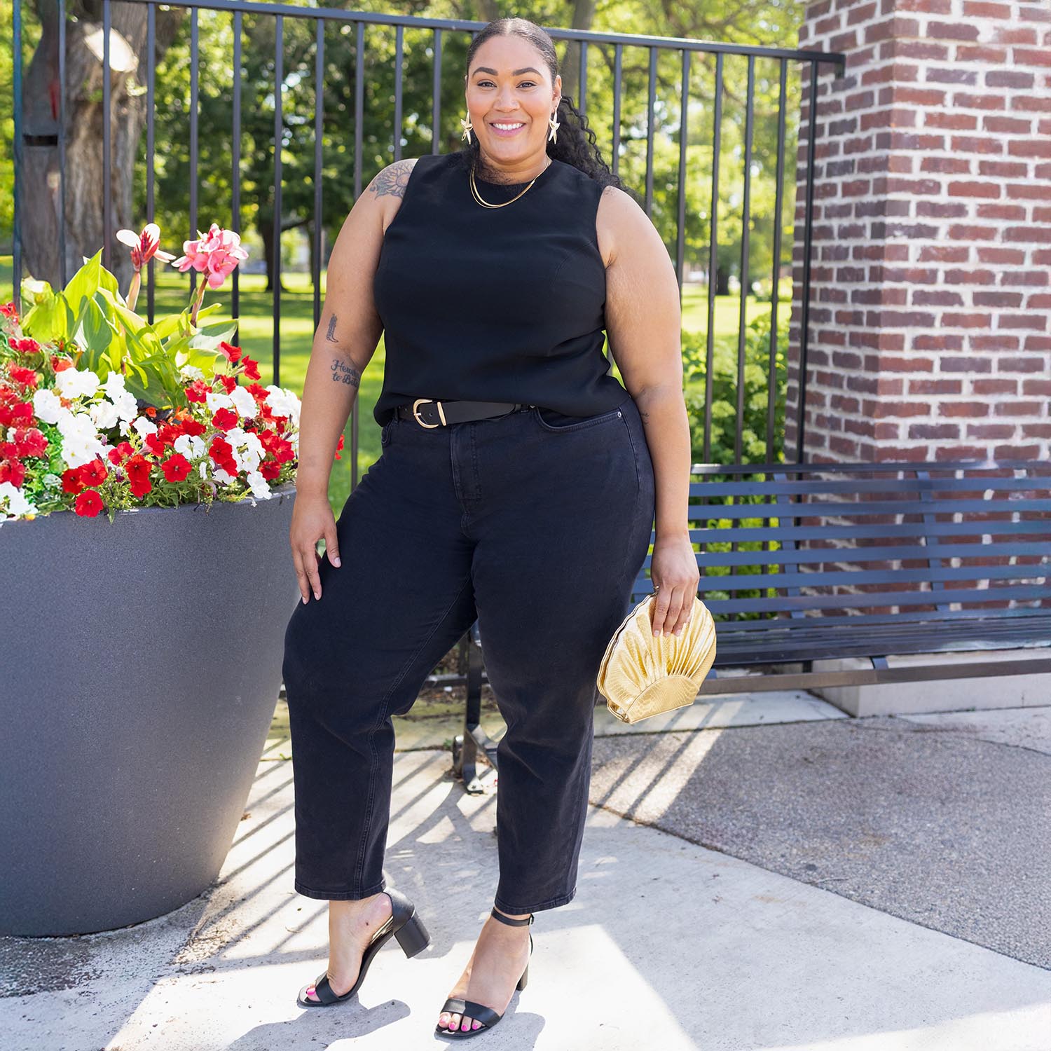 Larrissa, 5ft 11in / 181cm - Size F1 Long