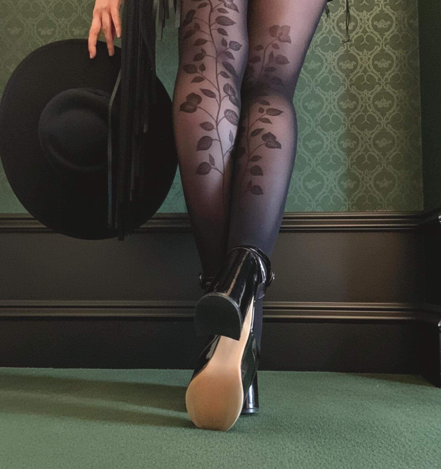 30 Denier Sheer Tights - Corra Bloom Flower Seam - Black