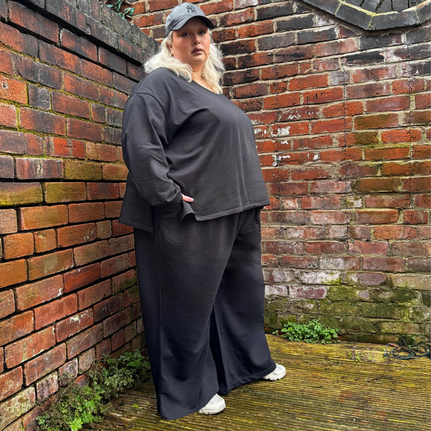 Hannah - 5ft 7 - Size G