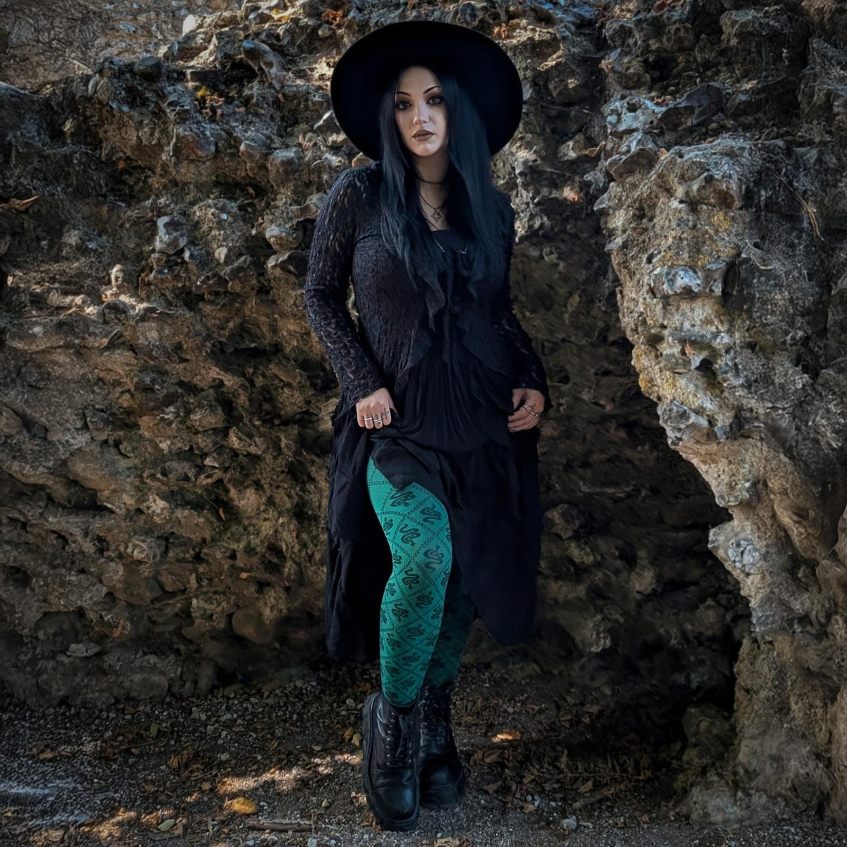 80 Denier Opaque Tights - Corra Snakes - Foliage Green