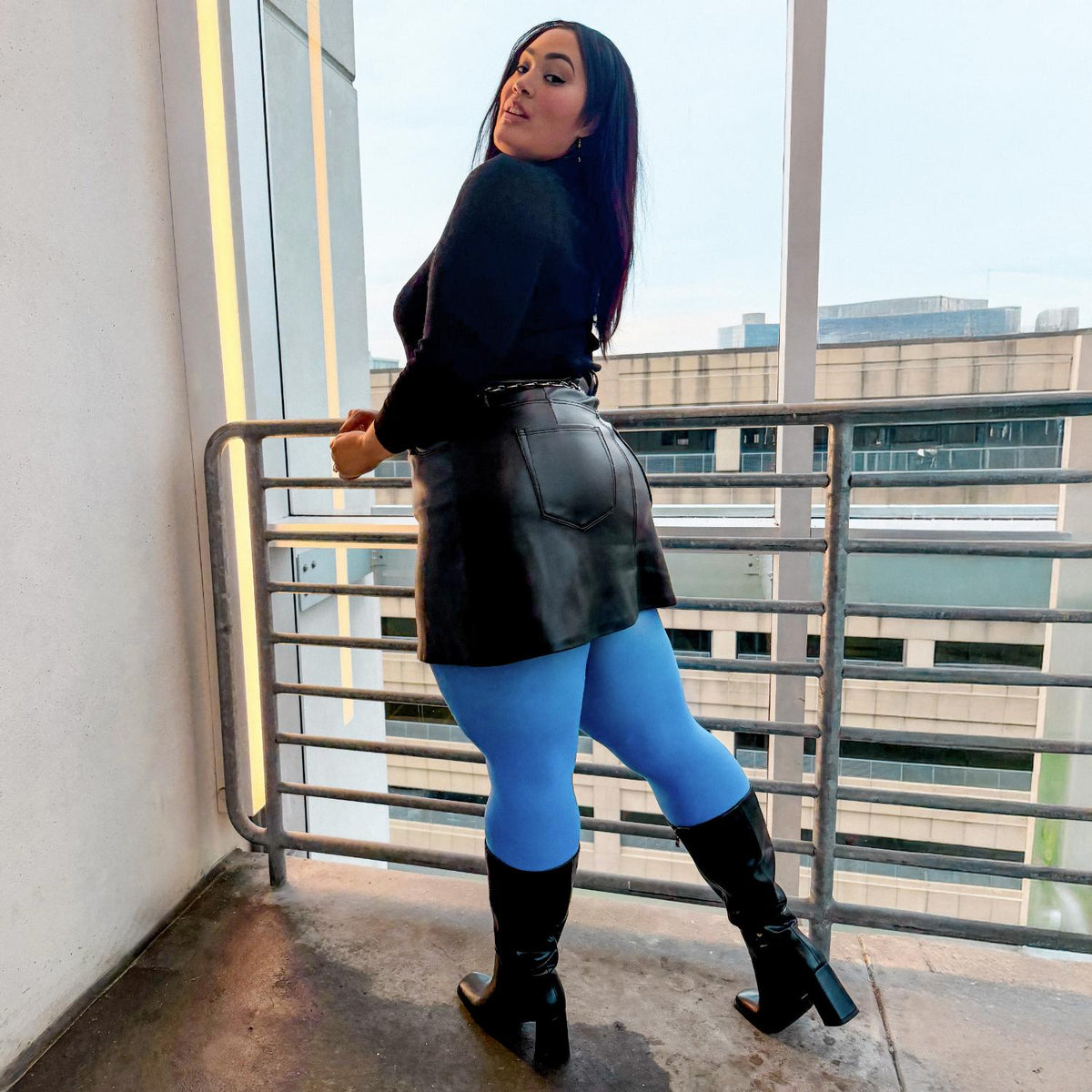 Larrissa - Size F