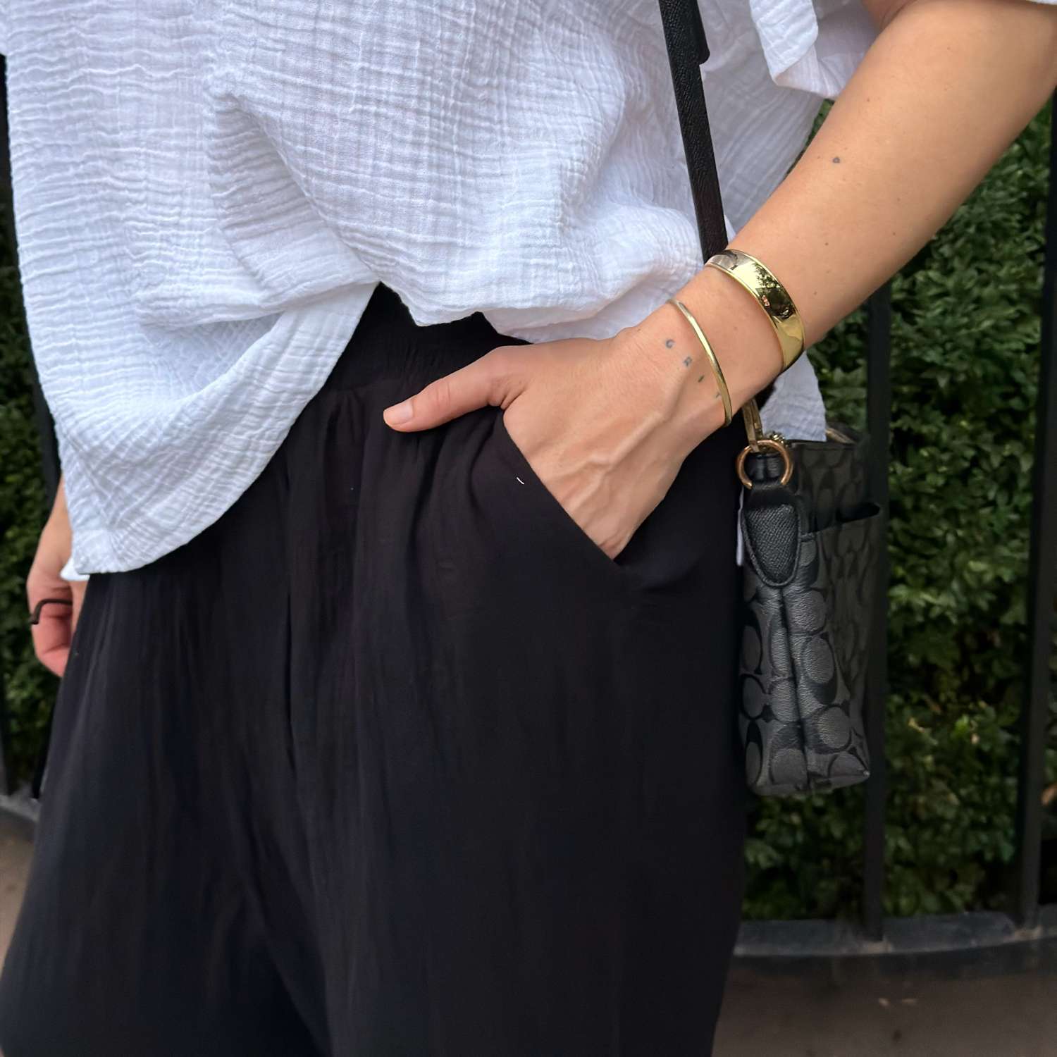 The Noor Cotton Gauze Wide-Leg Trousers - Black