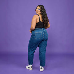 Simran, 5'4" - Size E1 Regular