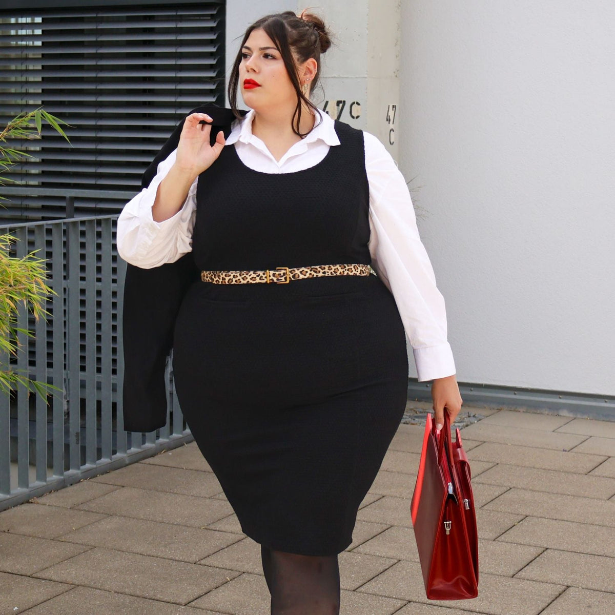 Archean Tailored Shift Dress - Black