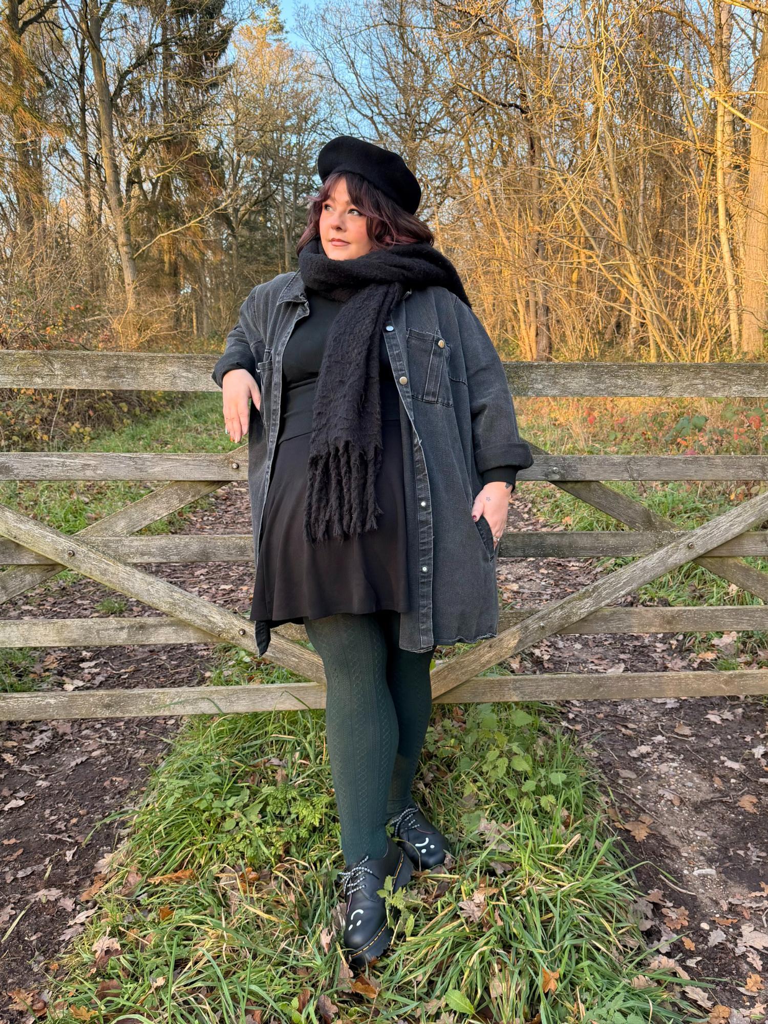 Grannies Cable Knit Wool Tights - Crocodile (V2)